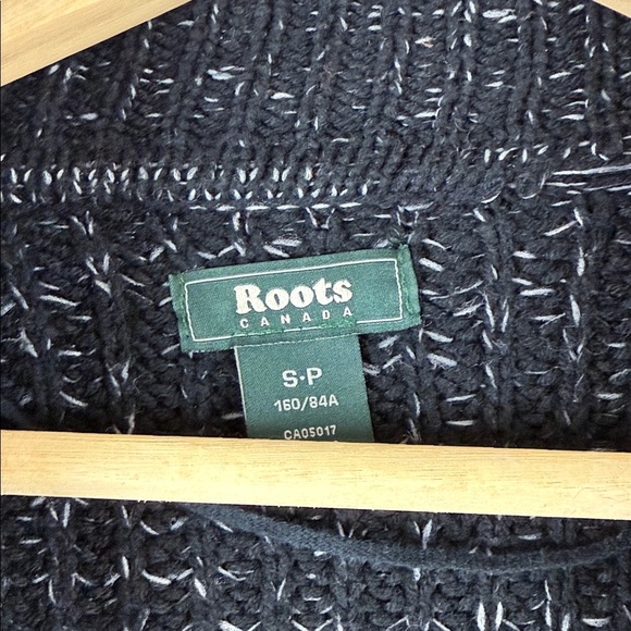 Roots Black with white Cardigan Sweater Size Small - Picture 2 of 6